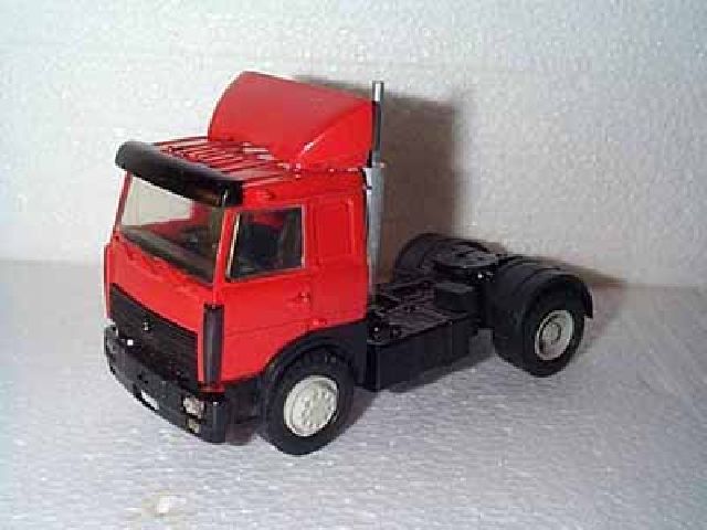 MAZ Tractor with Sleeper Cab