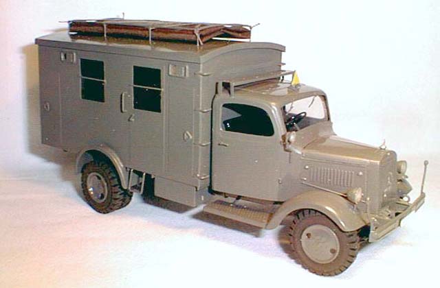 Mercedes-Benz L3000 Wehrmacht Shelter