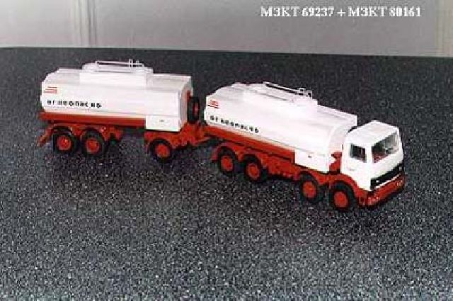 MZKT 69237 Tractor + MZKT S061 Auxiliary Tankers