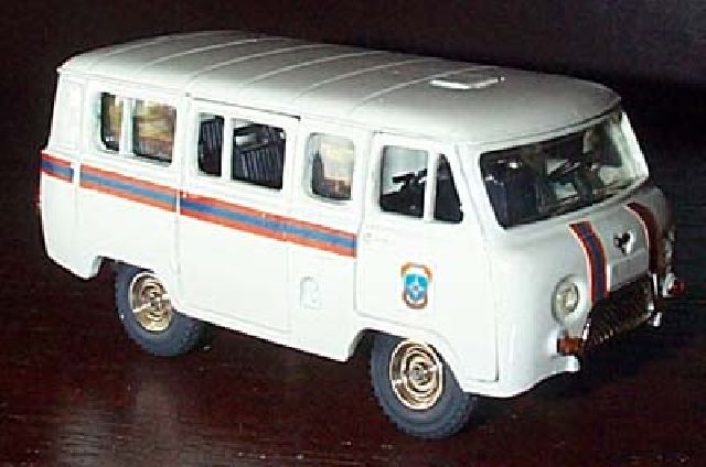 UAZ-452B 4x4 minibus MChS