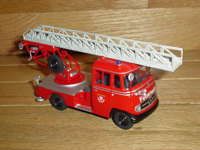 Mercedes Benz-L319 DL-18 Fire Truck